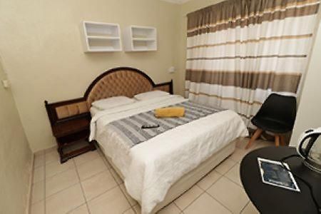 Quintax Guest House Pretoria-Noord Dış mekan fotoğraf