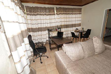 Quintax Guest House Pretoria-Noord Dış mekan fotoğraf